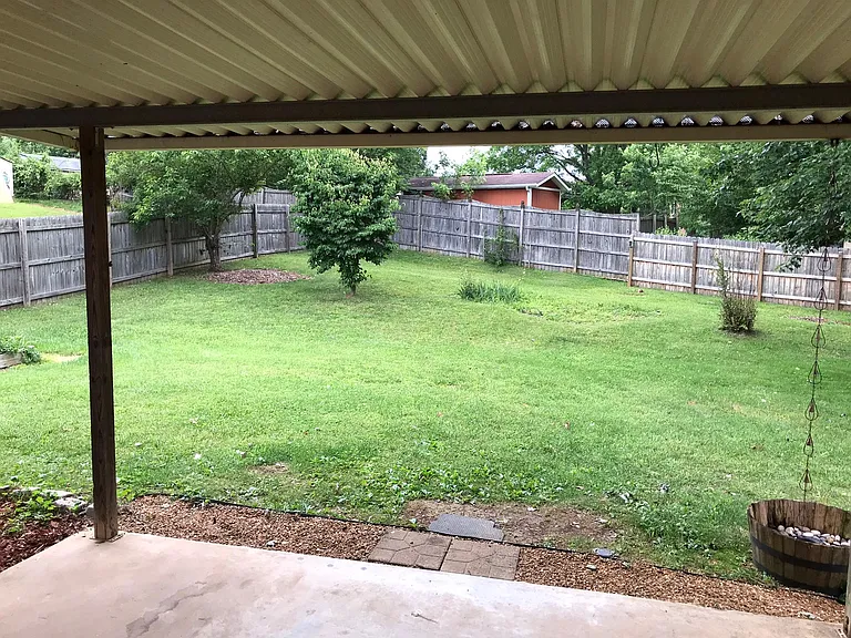 1203 Hales Ct — Photo 23