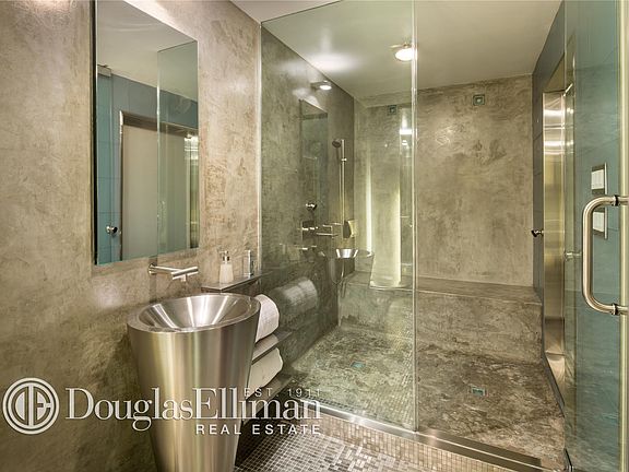 5th image of 519 Broadway Fl 2