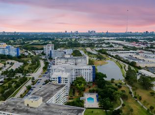 4350 Hillcrest Dr APT 917, Hollywood, FL 33021