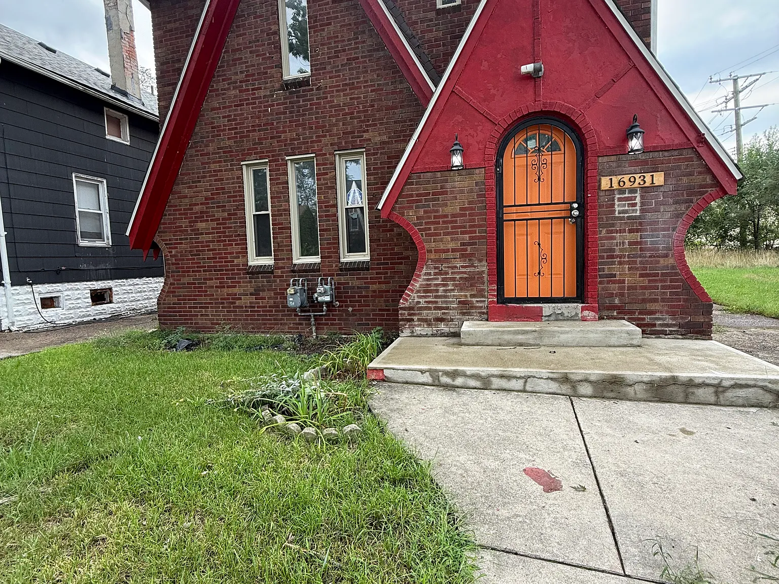 16931 Prairie St — Photo 2