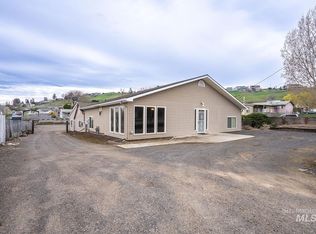 1357 Pound Ln, Clarkston, WA 99403