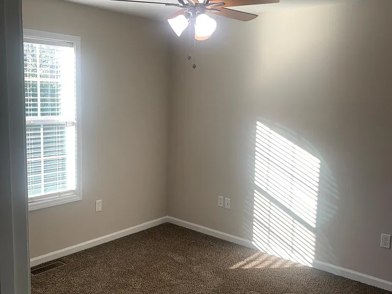 820 Melanie Ln — Photo 14
