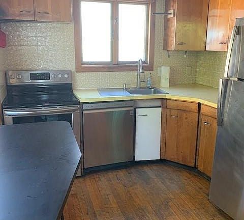 5th image of 306 N Highland Ave