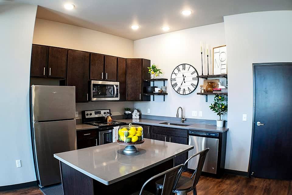 1st image of 3214 Peridot Ave #1