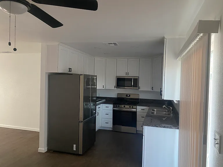 66 Redwood Ave — Photo 5