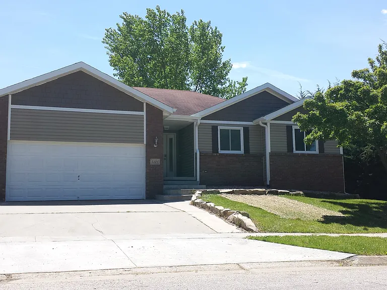 5121 W Leighton Ave — Photo 1
