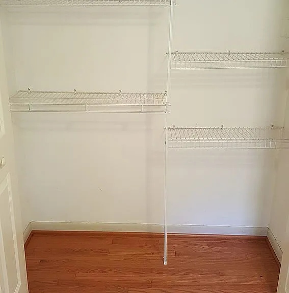 821 Valley Dr — Photo 3