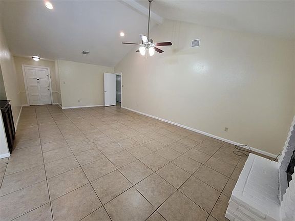 4th image of 3814 Saint William Ln