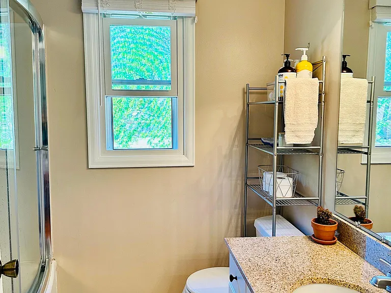 8 Applewood Ct W — Photo 17