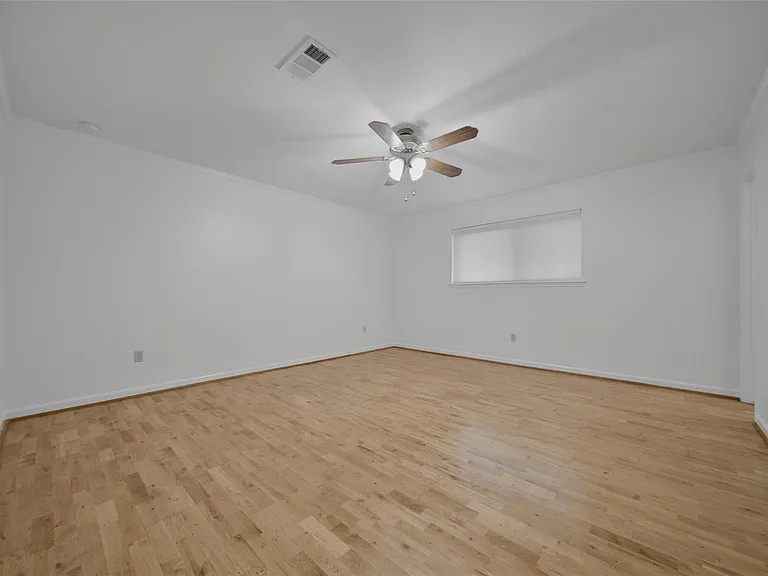 1067 Lehman St — Photo 15