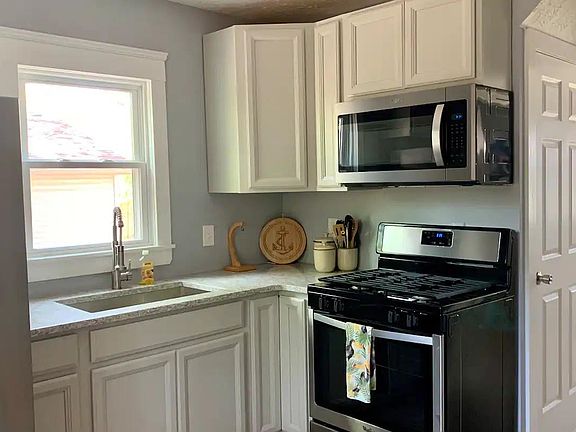 5th image of 1343 W 2nd St
