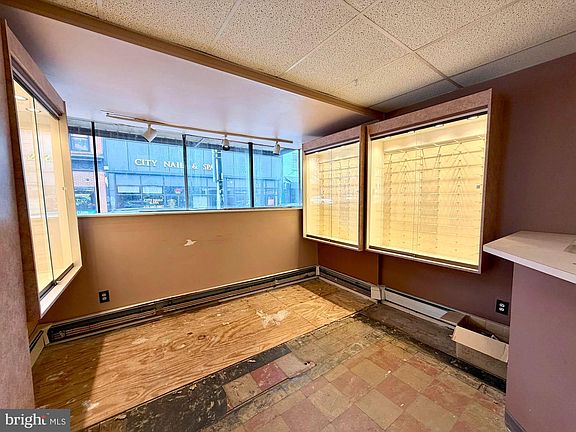 5th image of 1135 Light St