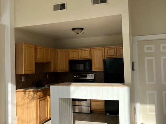 2nd image of 623 Cumberland St APT 1
