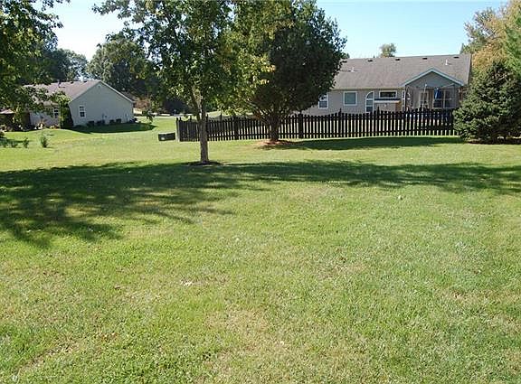 5th image of 1897 Fountainbleu Dr