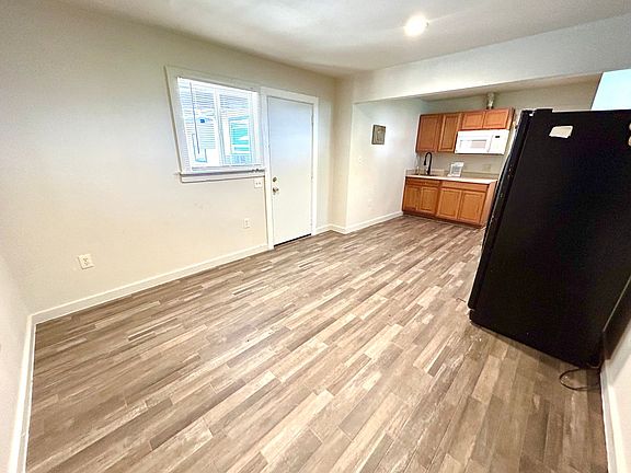 3rd image of 2614 Monterey St #6