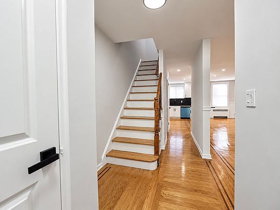 4th image of 2427 Morgan Ave