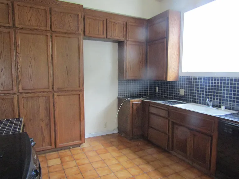 1806 N St — Photo 12