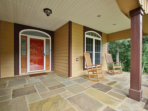 3rd image of 55 Woods End Trl