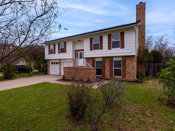 3rd image of 522 Royal Valley Rd