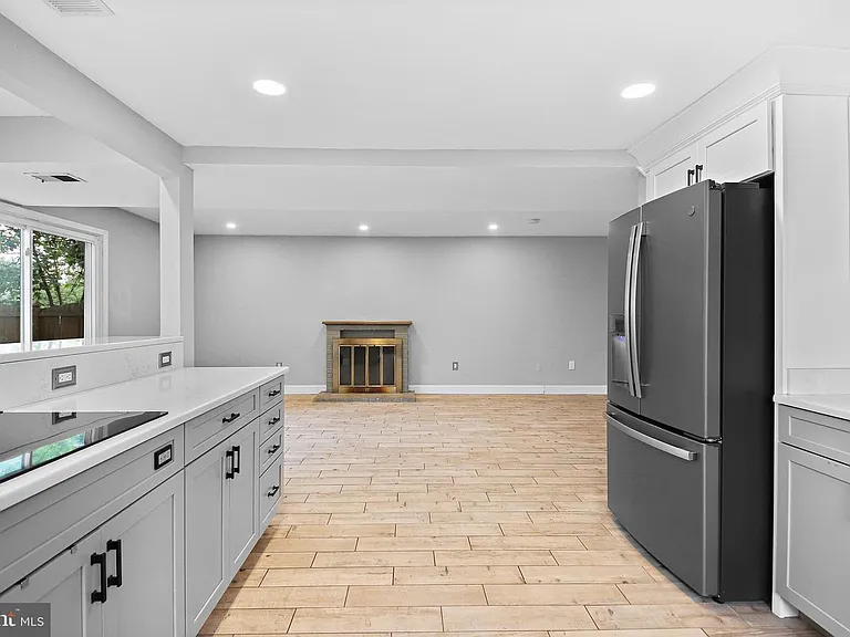 511 Avondale Dr — Photo 31
