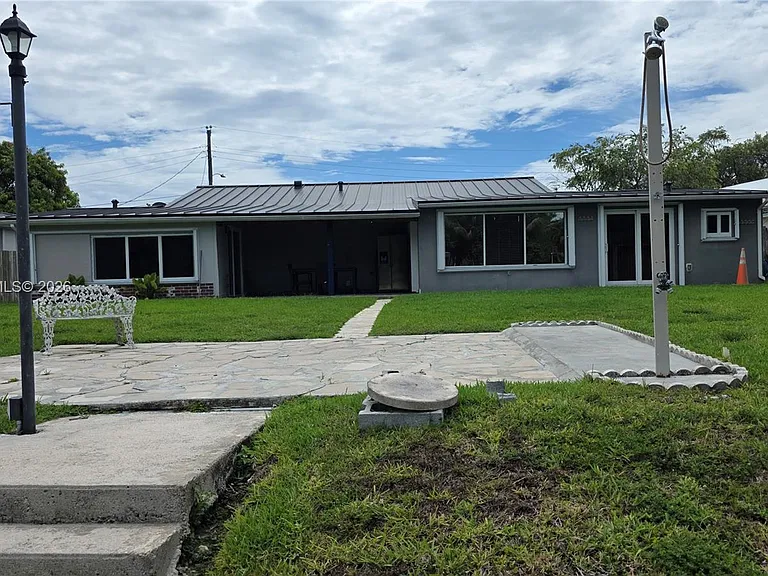 3325 S Lake Dr — Photo 24
