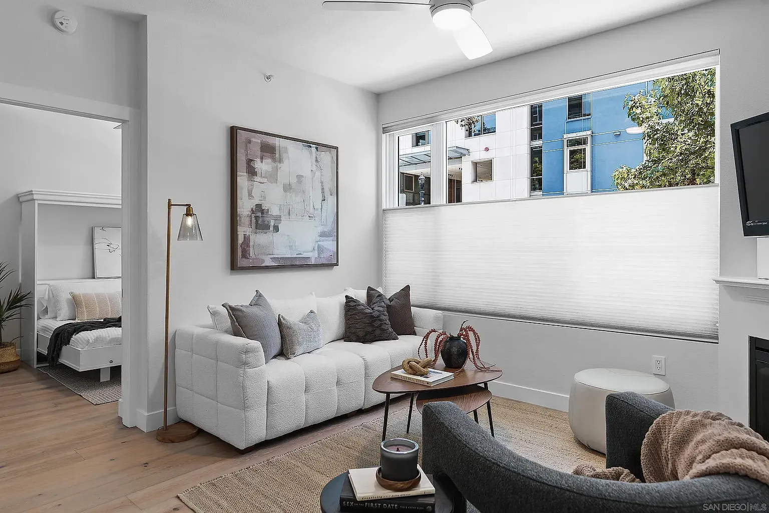 2 bed, 950 sqft, $3,850 — Photo 3