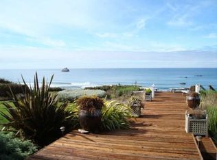 220 Struebing Dr, Smith River, CA 95567