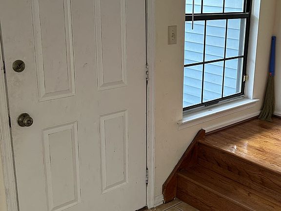 5th image of 2304 Deerfield Dr