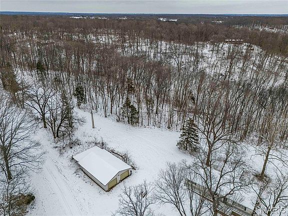 3rd image of 345 Quarry Rd