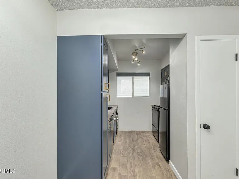 721 E Montebello Ave #108 — Photo 13