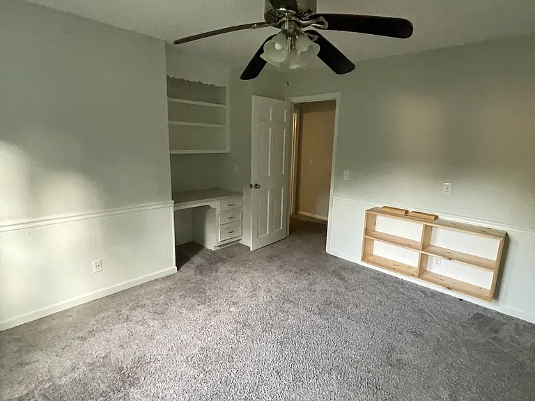 206 Rodborough Rd — Photo 23