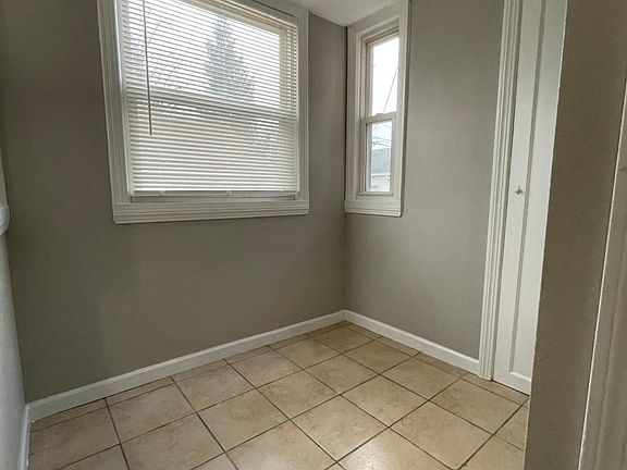 5th image of 19170 Renwood Ave
