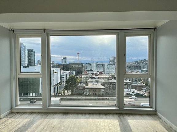 2nd image of 400 Melrose Ave E APT 305