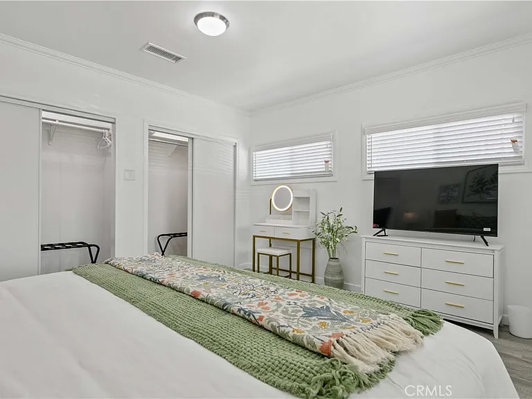 15059 Oro Grande St — Photo 14