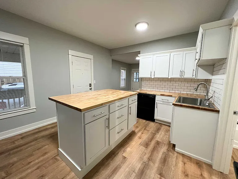 917 Baldwin St SE #1 — Photo 4