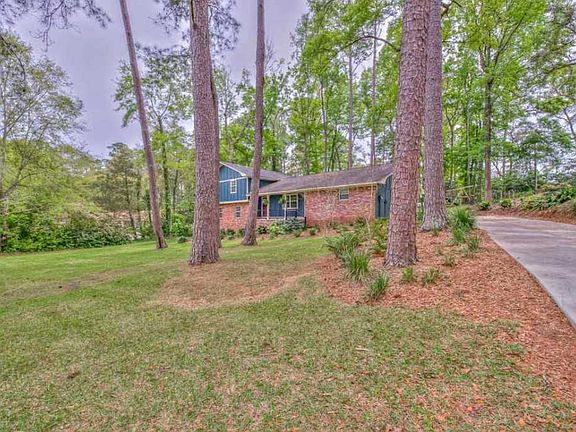 2nd image of 2613 Malin Dr