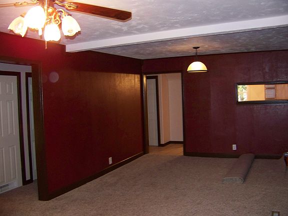 5th image of 1302 W Carr Ave