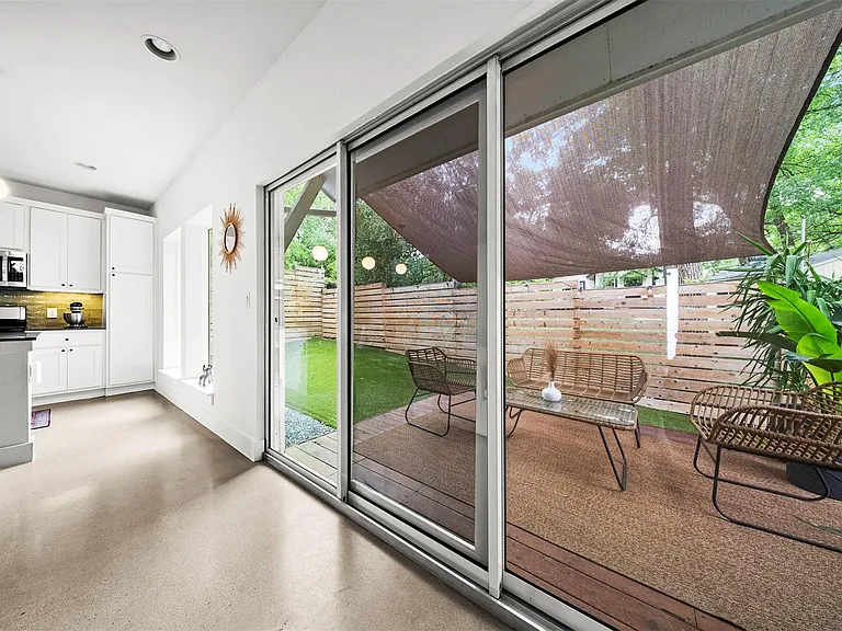 1213 Eleanor St #B — Photo 10