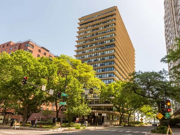 5801 N Sheridan Rd APT 7D, Chicago, IL 60660