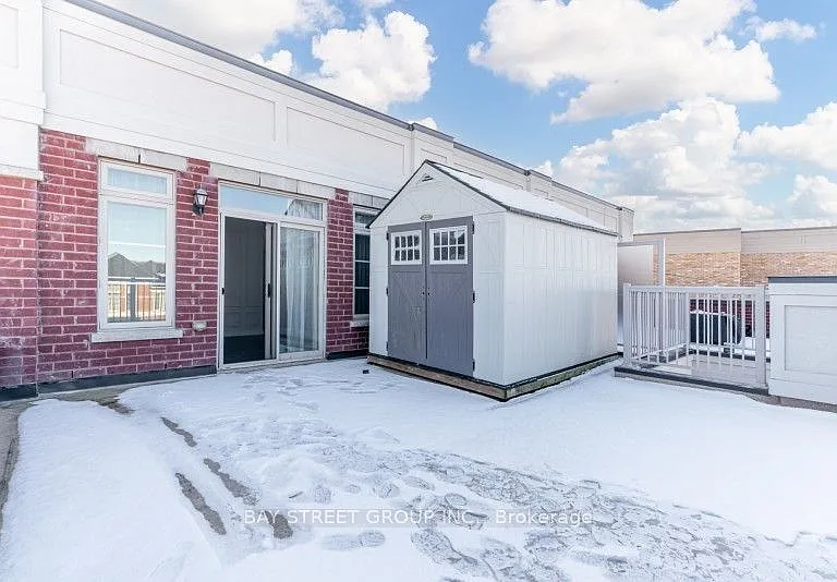 121 Luzon Ave — Photo 33