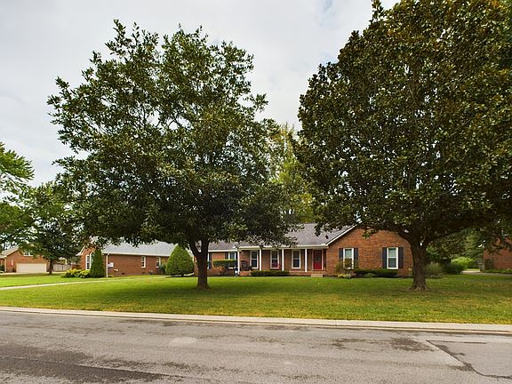 3rd image of 714 Imperial Ct
