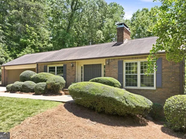 257 Club Dr, Gainesville, GA 30506