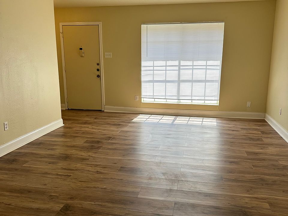 1st image of 2290 Long Ave #11