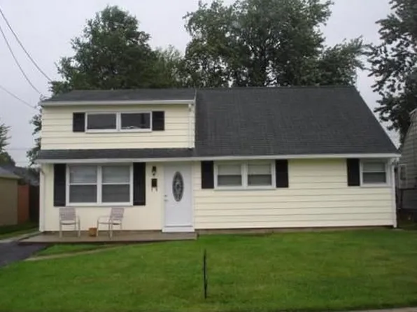 29 Ash St, Carteret, NJ 07008