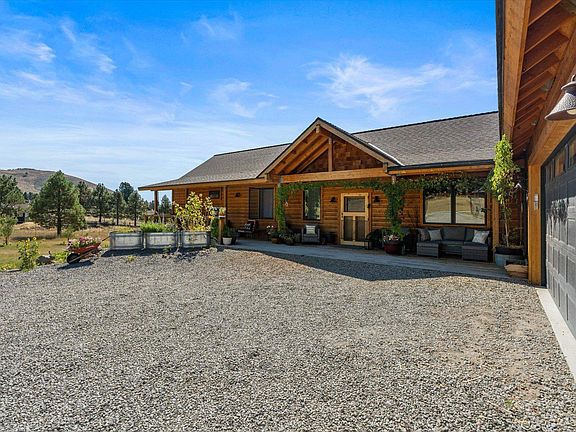 3rd image of 79165 Valley View Dr