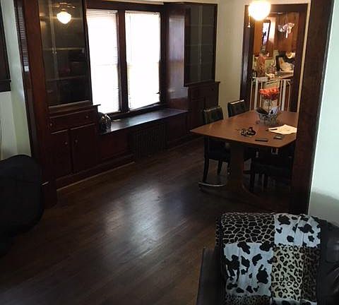 Showing coffered ceiling in dining room