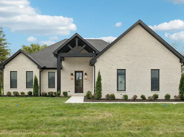 375 Chestnut Oak Ave, Smithville, TN 37166
