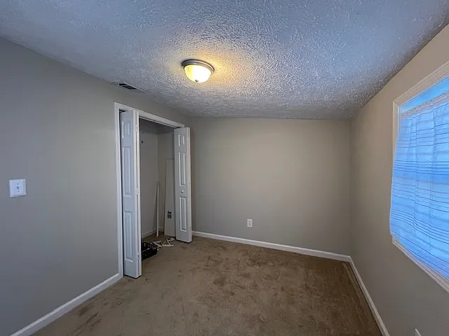 409 Westview Ln — Photo 8