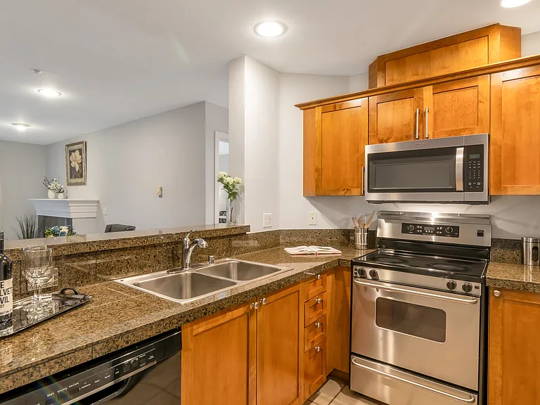 123 Queen Anne Ave #301 — Photo 5