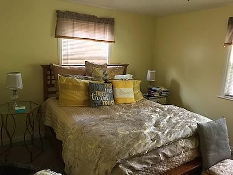 3rd image of 14241 Greenbay Ave